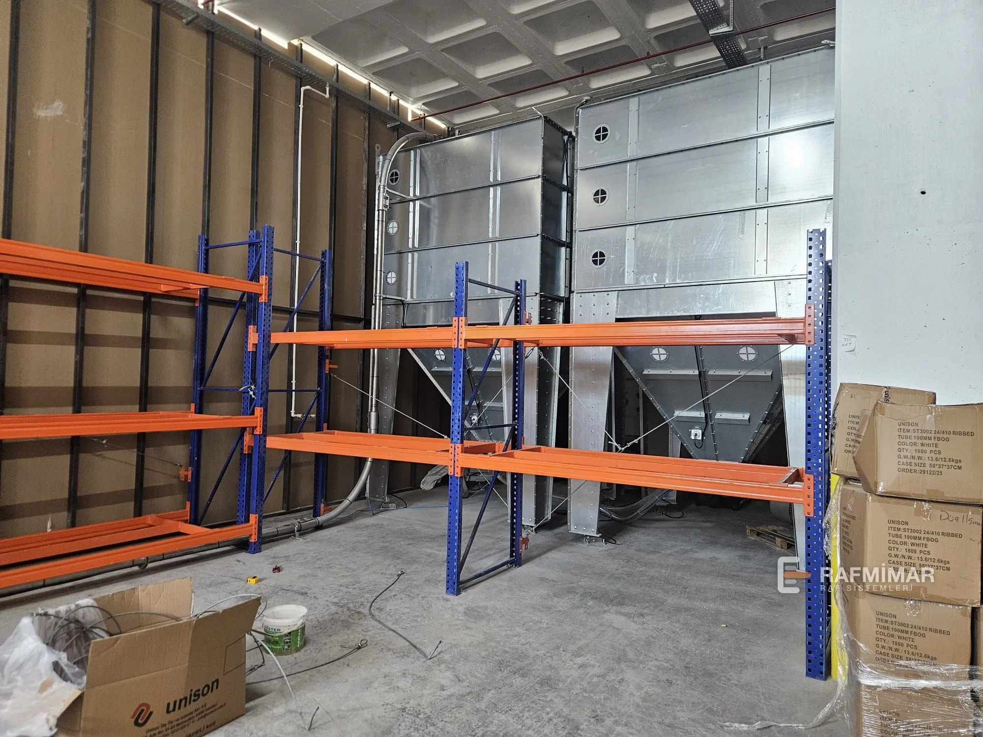 Fabrika depo rafı