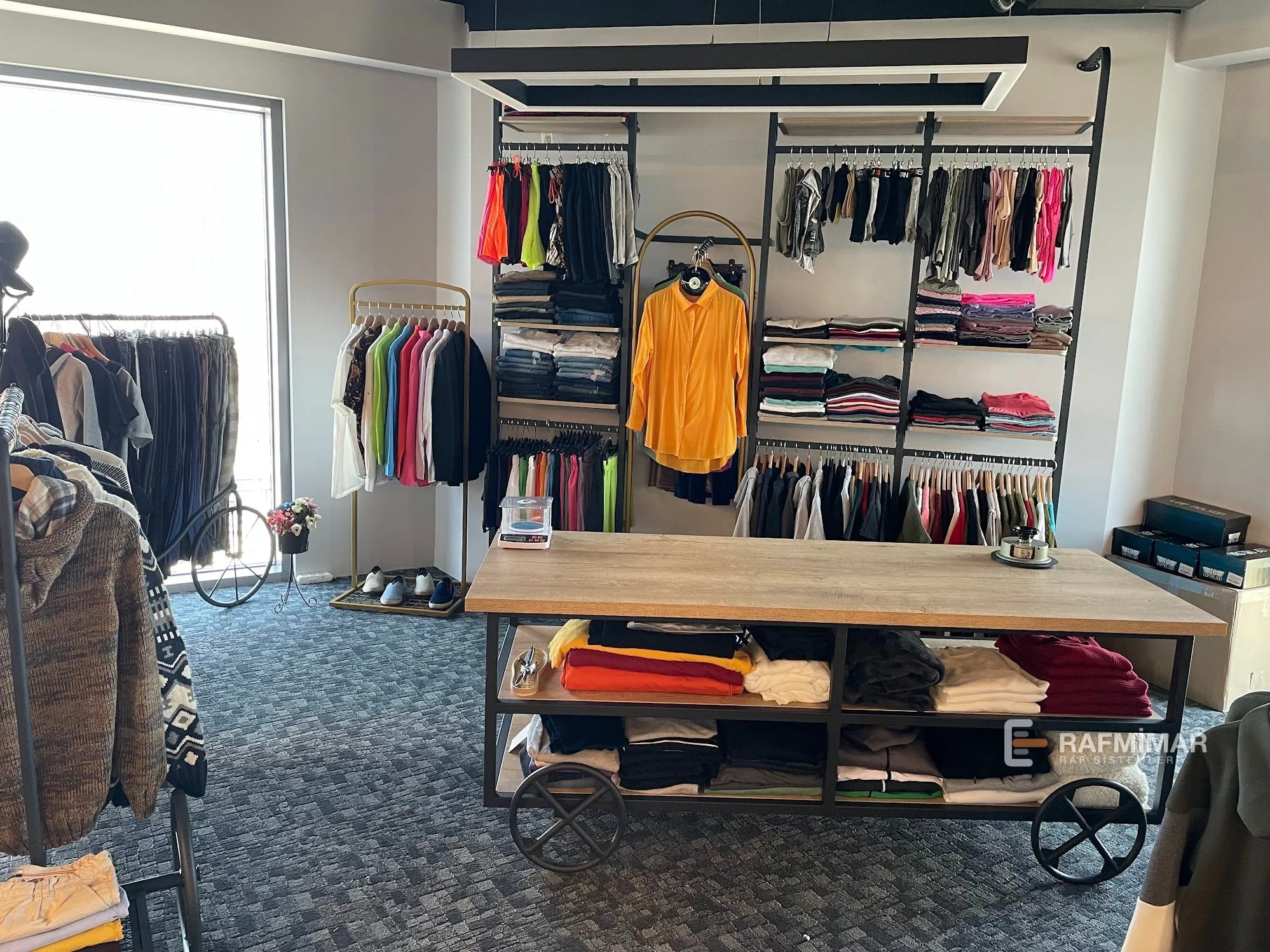 Ofis ve showroom rafları